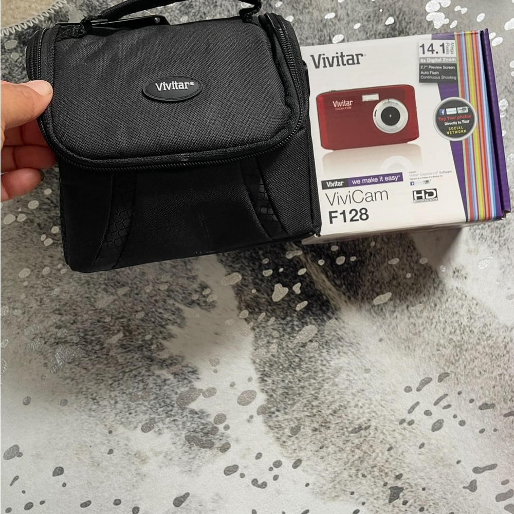 ViviCam F128 Digital Camera (BRAND NEW)/(NEVER OPENED)